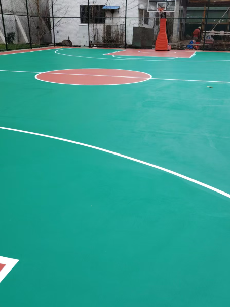 米易 球场长期使用易出现地面开裂